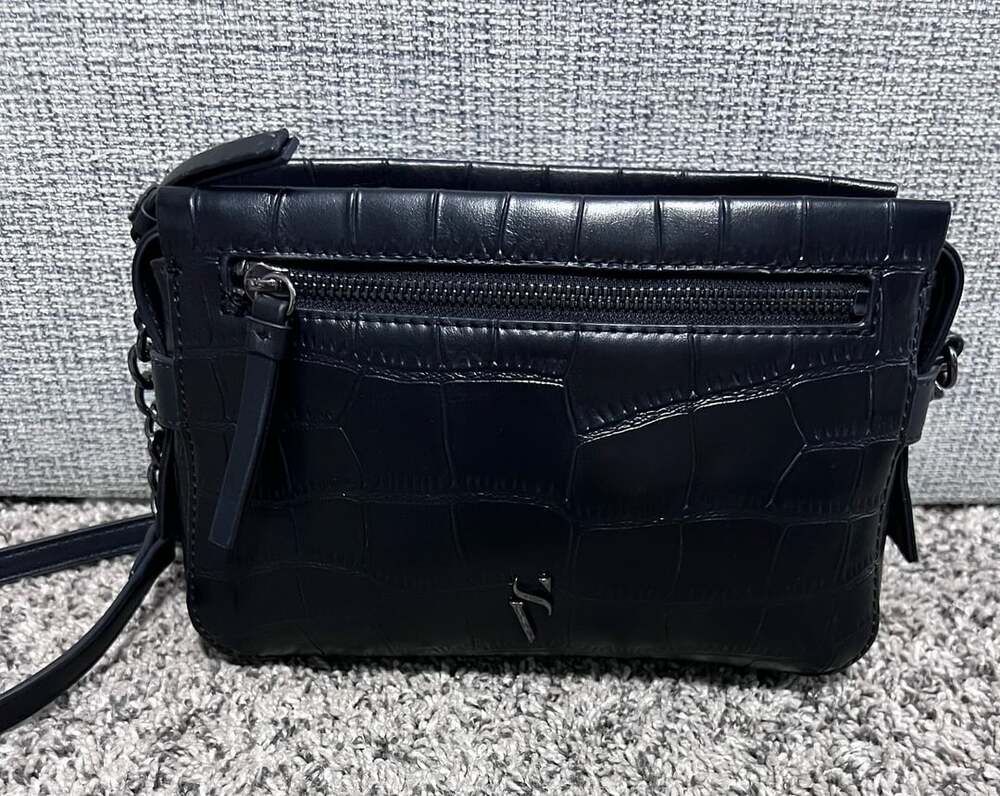 Simply Vera Vera Wang Signature Crossbody Black Croc Embossed Bag